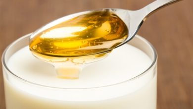 فوائد الحليب مع العسل: نوم أفضل، وعظام أقوى