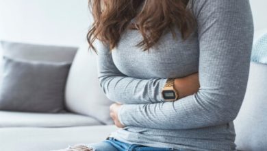هل الحمل خارج الرحم يمنع الدورة من النزول؟